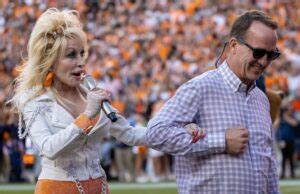 Peyton Manning Joins Dolly Parton For Rocky Top During Tennessee