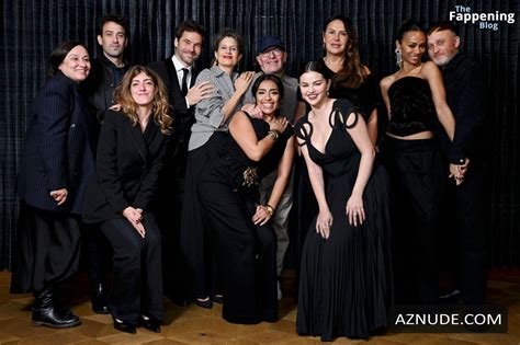 Selena Gomez Sexy Flaunts Her Hot Cleavage Wearing A Stunning Black Outfit At The Emilia Prez