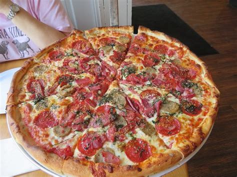 OLLIE'S PIZZA, Litchfield - Photos & Restaurant Reviews - Order Online ...