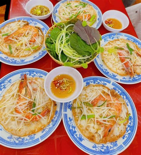 Hue food tour - Discover " Banh xeo " Hue