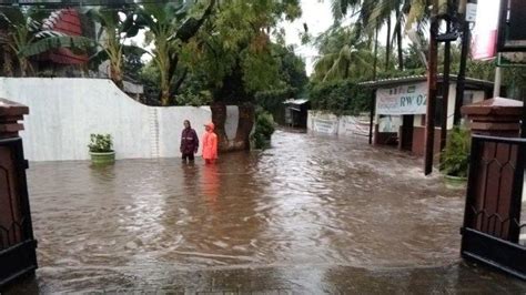 17 Ruas Jalan Dan 41 Rt Di Jakarta Terendam Banjir 270 Warga Kelurahan