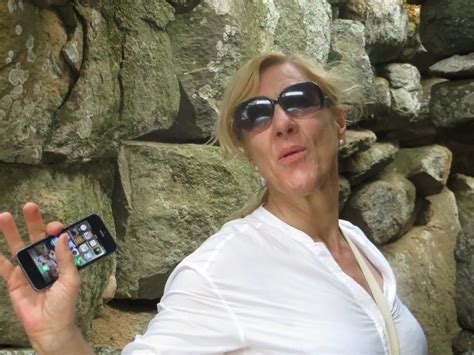 Licking Her In A Secret Place Nude Pics XHamster