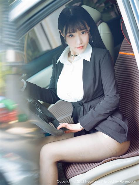 Vol.383_校花朱可儿Flower三亚自拍车拍系列主题半脱露豪乳骚扰写真73P