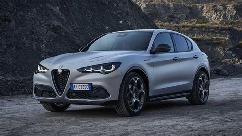 Scende In Campo E Le Ha Tutte Contro Nuova Alfa Romeo Stelvio