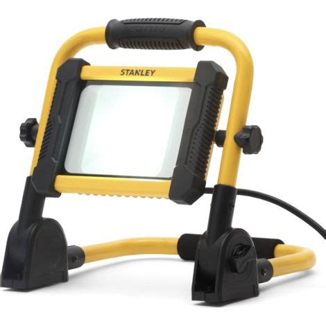 Stanley Projecteur De Chantier Led Portatif W Lumens