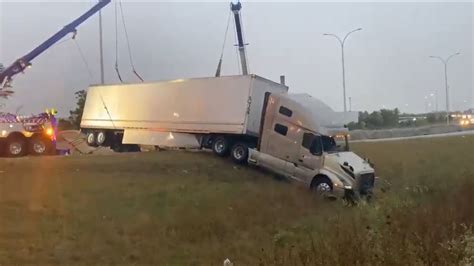 Semi Overturns On I 75 In Toledo