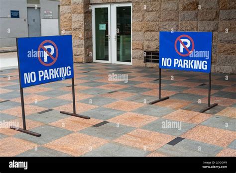 Warning Signs Singapore Asia Hi Res Stock Photography And Images Alamy