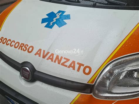 Scontro Moto Camion In Via Pieragostini Centauro In Ospedale In Codice