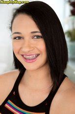 Horny Emori Pleezer Pleasing Her Own Wet Snatch 14 Photos