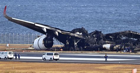 Jal主力機炎上、経営に逆風か 欠航解消見通せず 羽田空港衝突 毎日新聞