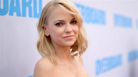 Happy Birthday Anna Faris 5 Best Roles Of The Actress That Celebrate