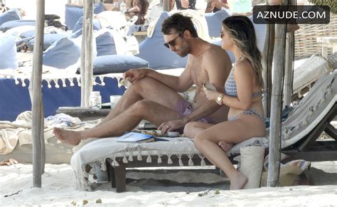 Maren Morris Sexy Seen Wearing A Hot Bikini During A Romantic Break In Mexico AZNude