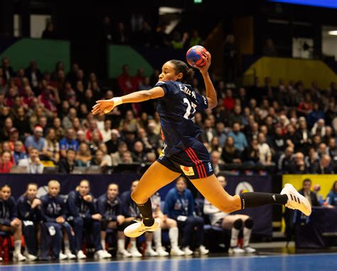 Ihf Mondial Glauser Et Les Bleues Intraitables Face Aux Tch Ques