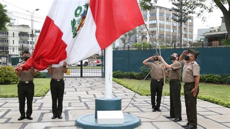 Izamiento del Pabellón Nacional en conmemoración el 197vo Aniversario