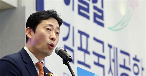 윤형중 한국공항공사 사장 임기 1년 앞두고 사의표명