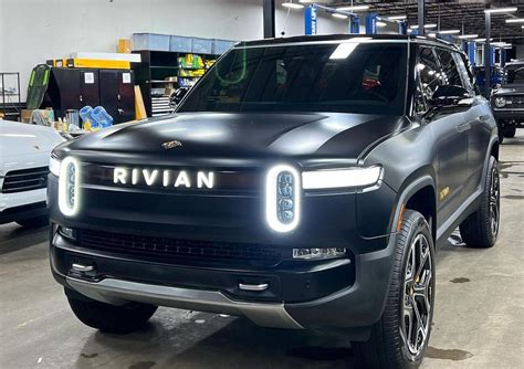 Rivian Lettering Vinyl Cutout On Front Lightbar R S In Stealth Ppf