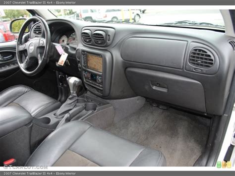 Ebony Interior Dashboard For The 2007 Chevrolet Trailblazer Ss 4x4