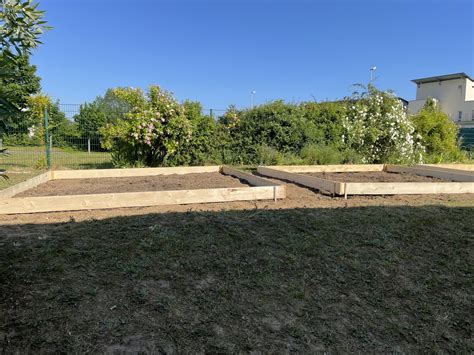 Le jardin du collège se refait une beauté suite Collège Jean Fernel