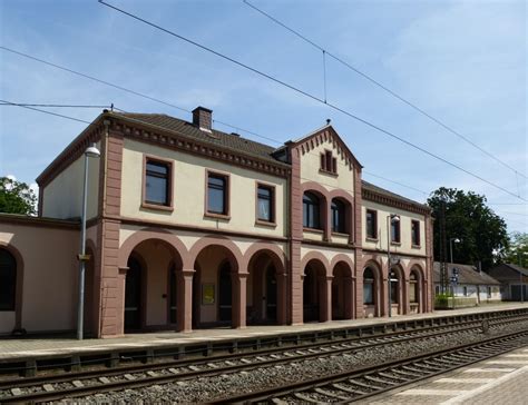 Bahnhof Kenzingen An Der Rheintalbahn Von Der Gleisseite Gesehen Juni