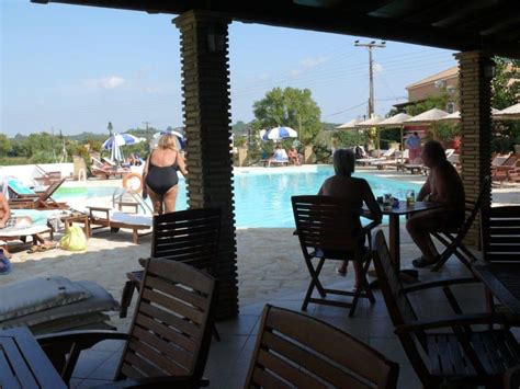 In Der Sonne Schatten Und Porto Koukla Beach Agios Sostis