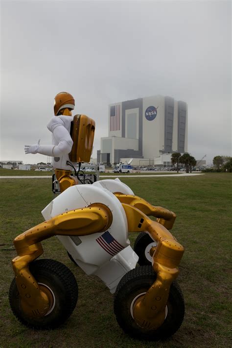 Humanoid Robot Becomes NASA Government’s Invention of the Year ...