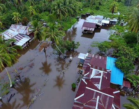 Floods More Than 9 000 Evacuated In Johor