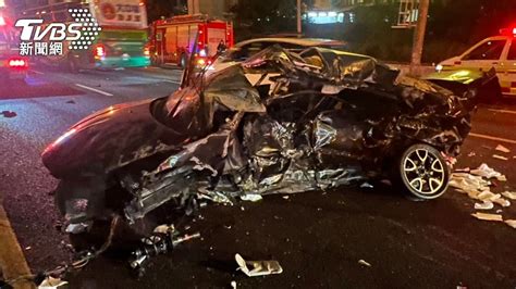 [新聞] 中壢國道1號3車連環撞 轎車全毀4人傷 Car板 Disp Bbs