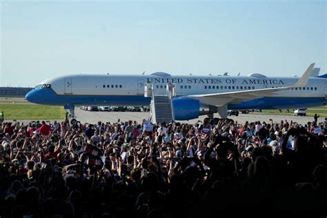 Trump Is Falsely Claiming That Kamala Harris Rally Crowd Is Ai