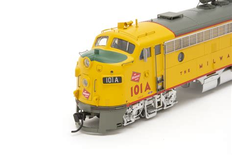 WalthersProto HO Scale EMD FP7 And F7B Trains