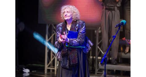 Лолова се връща на сцената