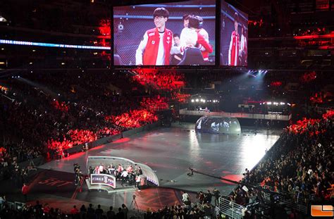 League of Legends World Championship Finals at the Staples Center ...