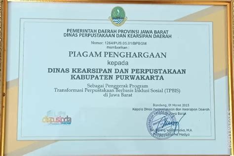 Dinas Kearsipan Dan Perpustakaan Purwakarta Terima Penghargaan Sinar