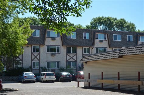 Best 2 Bedroom Apartments in Roseville, MN: from $800 | RENTCafé