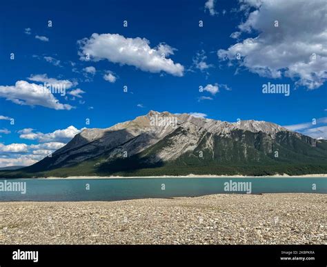 View of mountain lake in Canada Stock Photo - Alamy