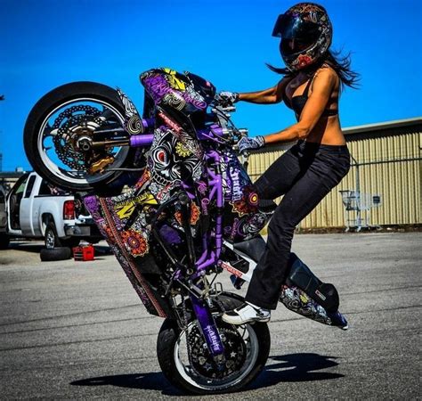 Pin On Lady Bikers Motorcycle Girl Bikes Girls Stunt Bike