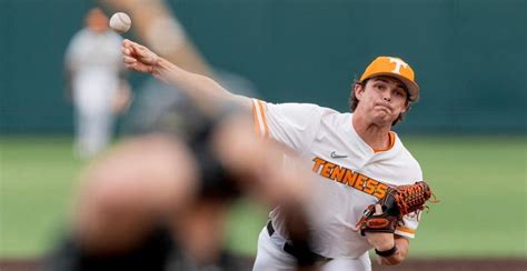 NCAA Tournament Preview: No. 2 Tennessee baseball vs. No. 3 Charlotte