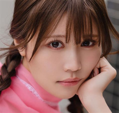 大胆カットも公開 グラビアアイドル小日向ゆかさん デジタル写真集「生きてるだけで丸もうけ。」発売｜まいどなニュース