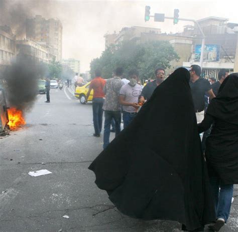 Demonstrationen Mindestens 13 Tote Bei Unruhen Im Iran Welt