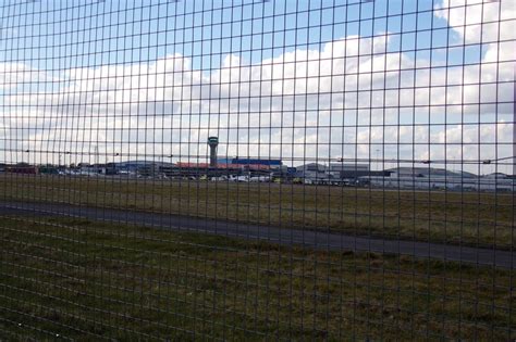 London Luton Airport Geographer Cc By Sa 2 0 Geograph Britain And