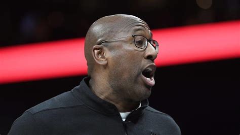 Kings Coach Mike Brown Fined 50K For Criticizing Officials Yardbarker