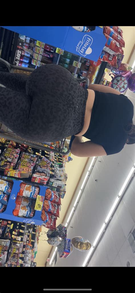 Latina Milf Spandex Leggings Yoga Pants Forum