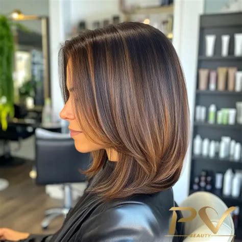 Morena Iluminada Caramelo Cabelo Curto Liso