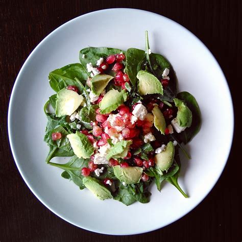 Ensalada de espinacas queso feta aguacate y granada María Pérez Muñoz