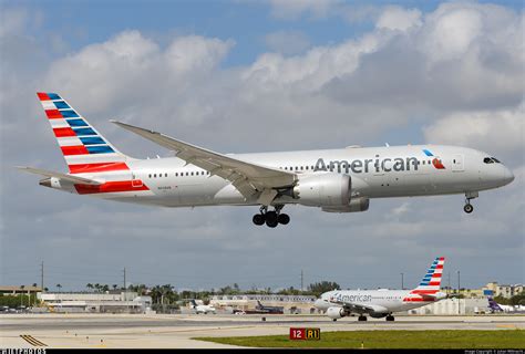 N An Boeing Dreamliner American Airlines Julian Mittnacht