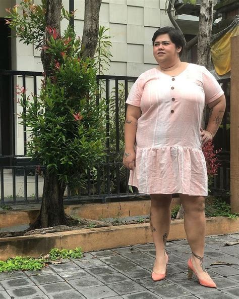 7 Hot Sexy Jelita Ramlan Bikini Pics