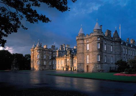 Palace of Holyroodhouse Tickets Edinburgh | Golden Tours