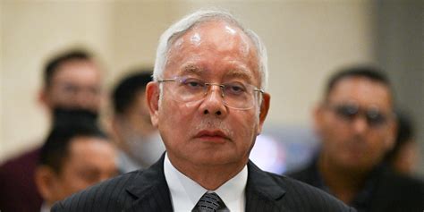 najib razak dihukum penjara   denda rm bilion