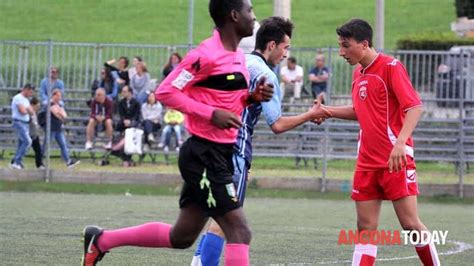 Calcio E Dialogo Tra Culture Diverse Ancona In Gioco Per La