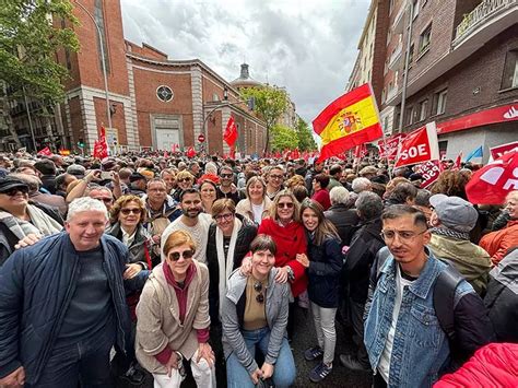 Centenars De C Rrecs I Militants Del Pspv De Castell Viatgen A Madrid