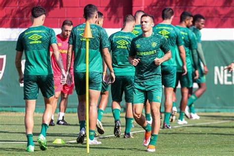 Fluminense Tem Desfalque De Ltima Hora E Mudan A No Banco De Reservas